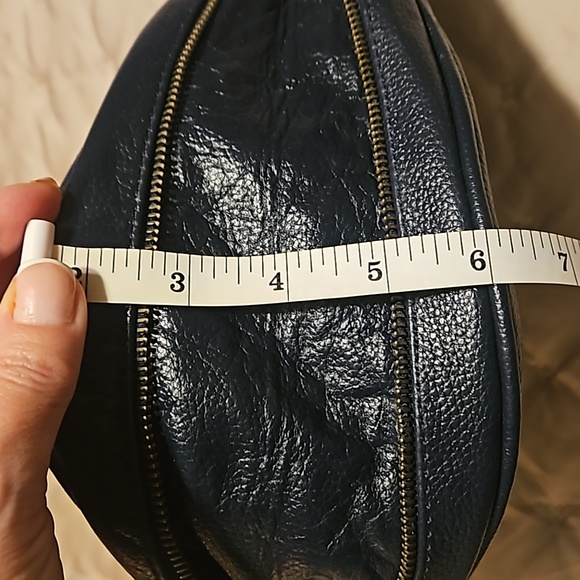 The Wanderers Travel Co "Santorini" Navy Leather NWT Xbody (from Australia) - Picture 9 of 17